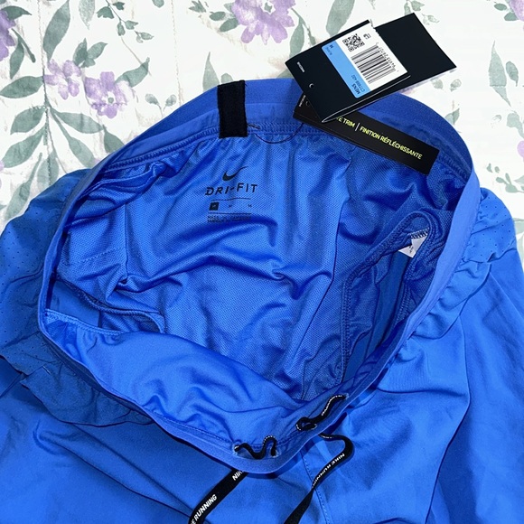 Brand New With Tags Mens Nike Running Shorts Medium Mesh Lining - Picture 7 of 8